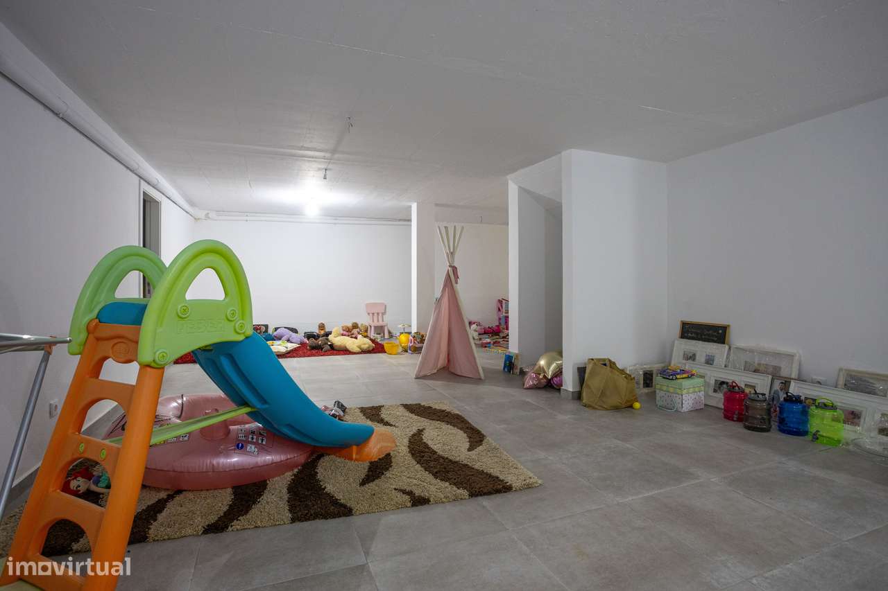 Moradia T4 Semi-Nova-41