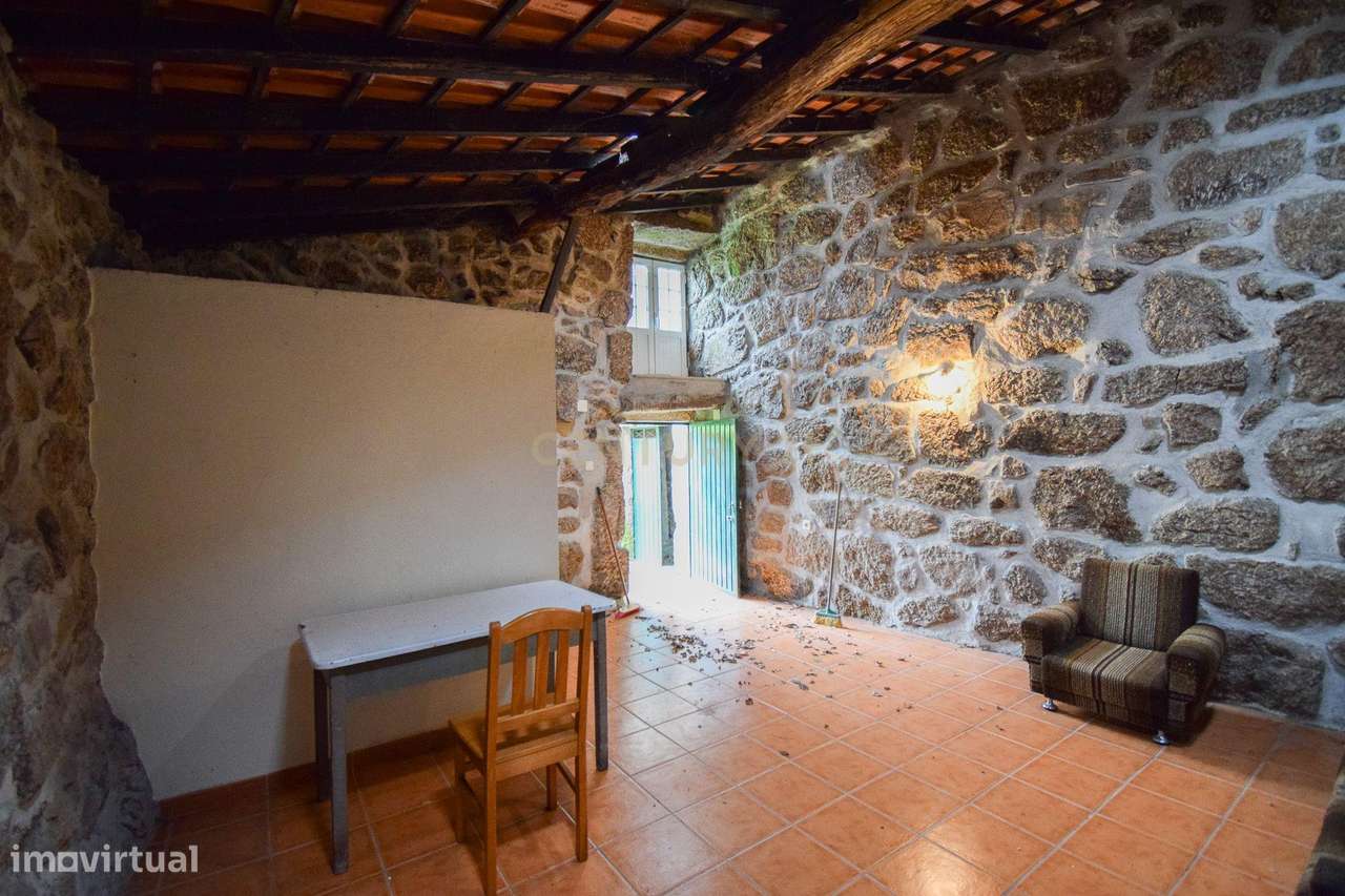 Quinta com construção em Pedra 20.000 m2 de terreno e Licença de Aloja-30