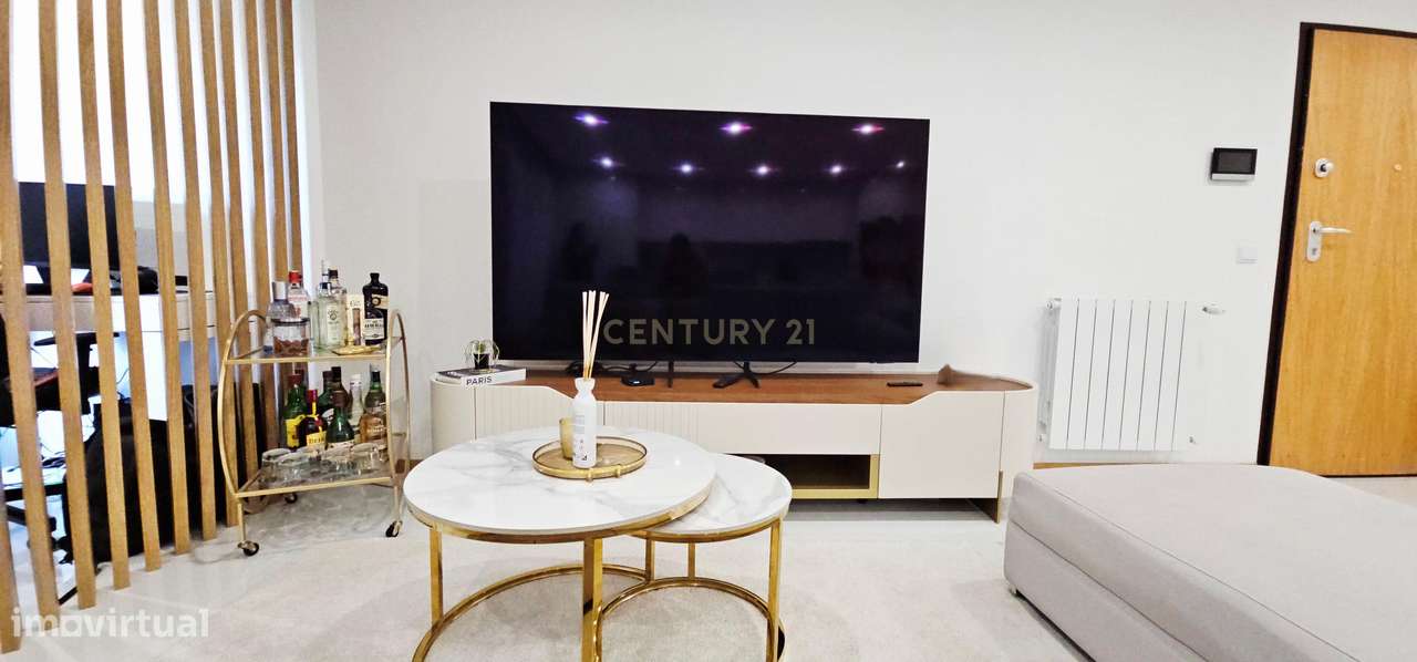 Apartamento T3 de Luxo em Condomínio Fechado com Piscina-16