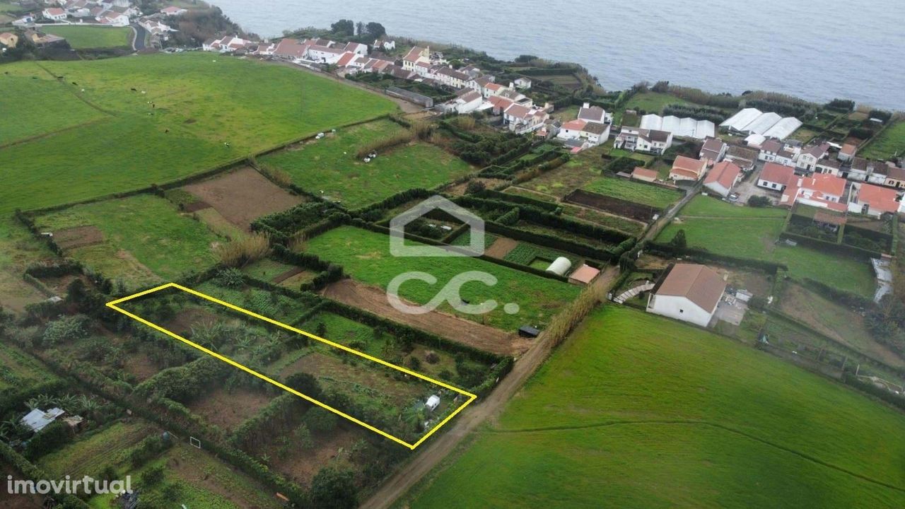 Terreno com 1.460,00 m2 - Ponta Garça - Vila Franca do Campo