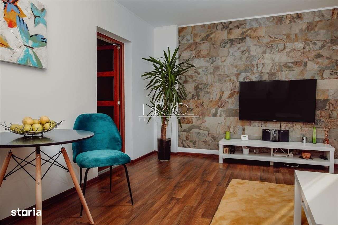 Apartament cu 2 camere, cu Parcare, Livada Postei, Centrul Istoric-1