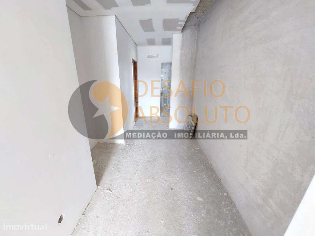 Moradia Geminada Duplex T3. Redondos, Fernão Ferro-12