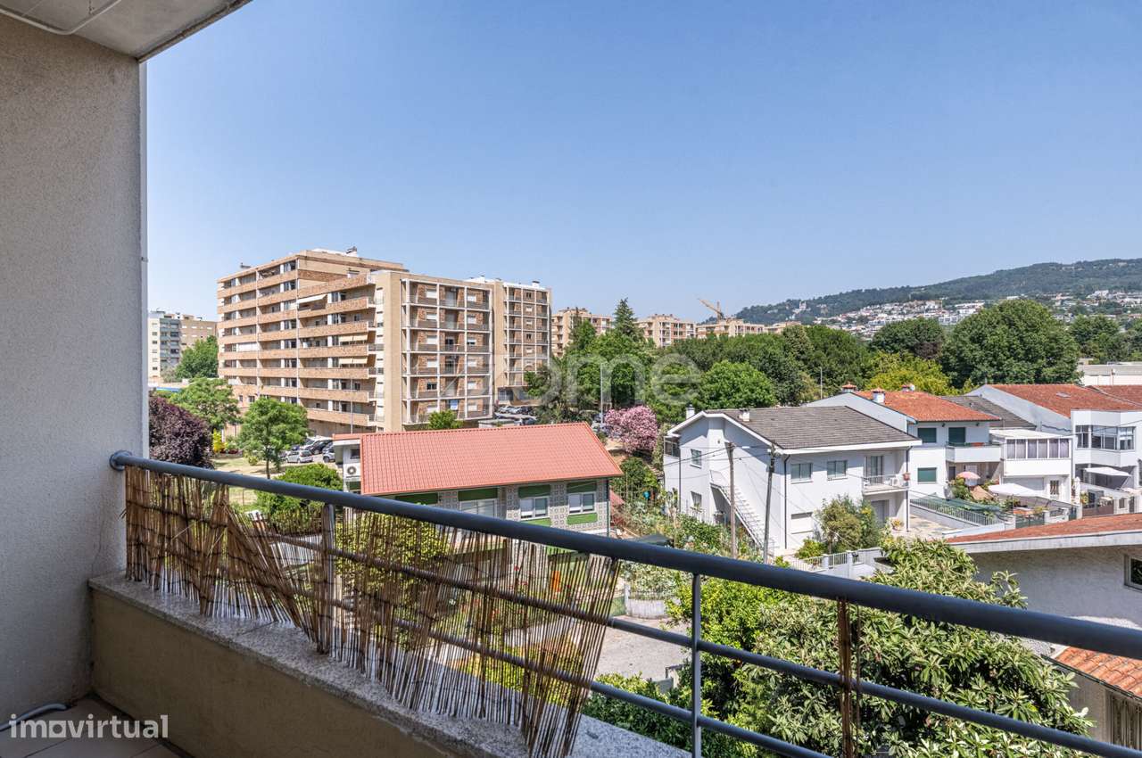 Apartamento T3 com Suíte em São Vítor, Braga-9