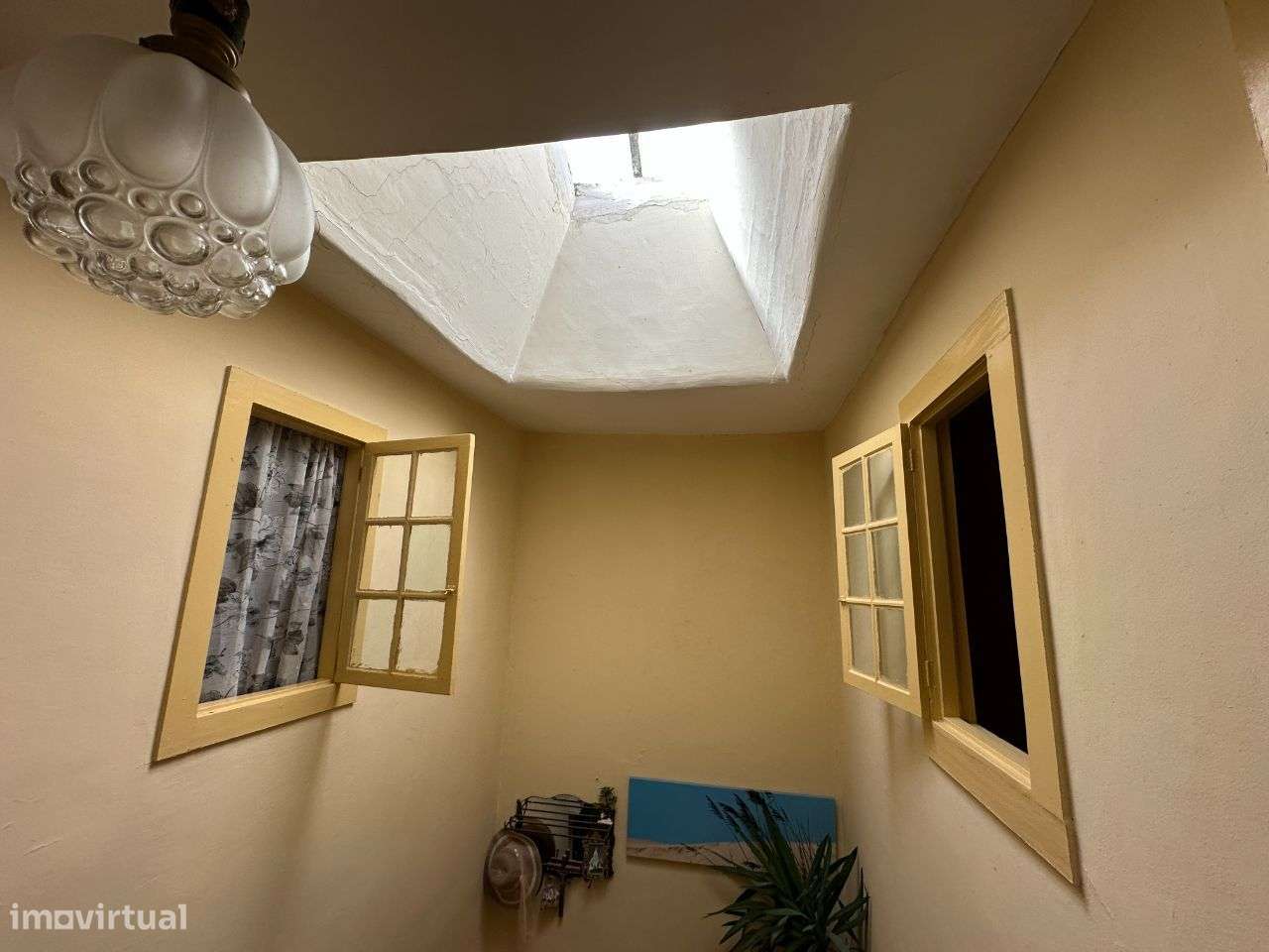 Prédio de 3 pisos para remodelação no centro histórico do Porto-6