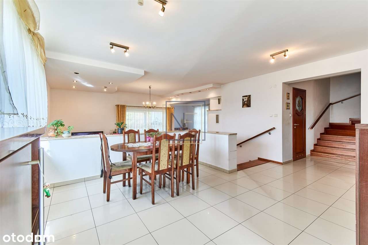 Piętrowy dom z piwnicą, tarsem i ogrodem pod lase-7