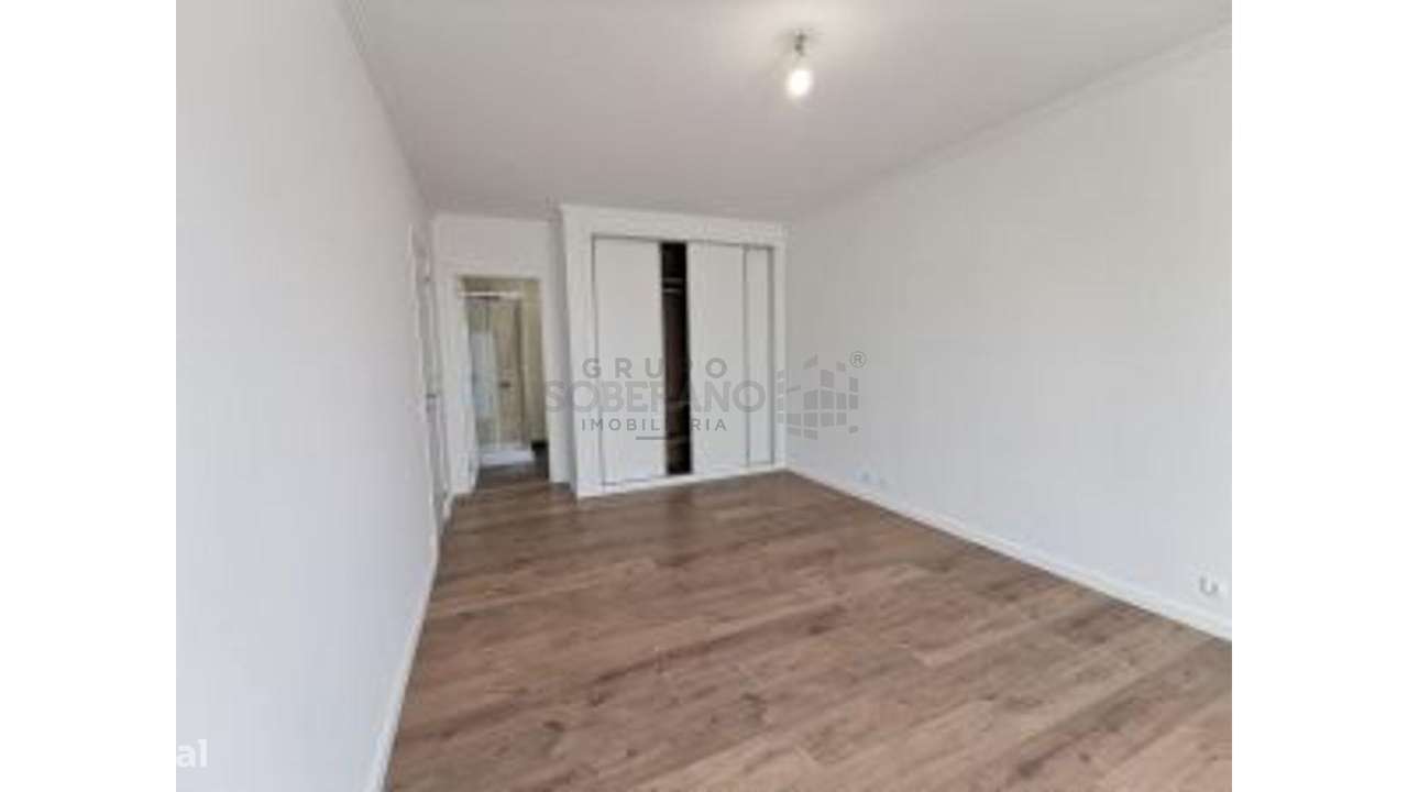 Moradia Geminada T3 em Ericeira-1