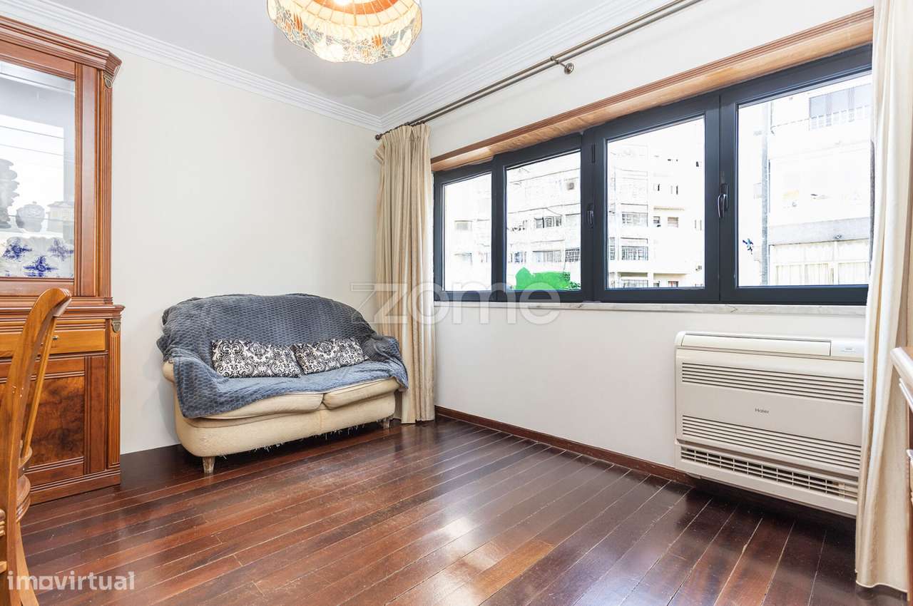 T3 com Lugar Estacionamento privado, perto Metro-25