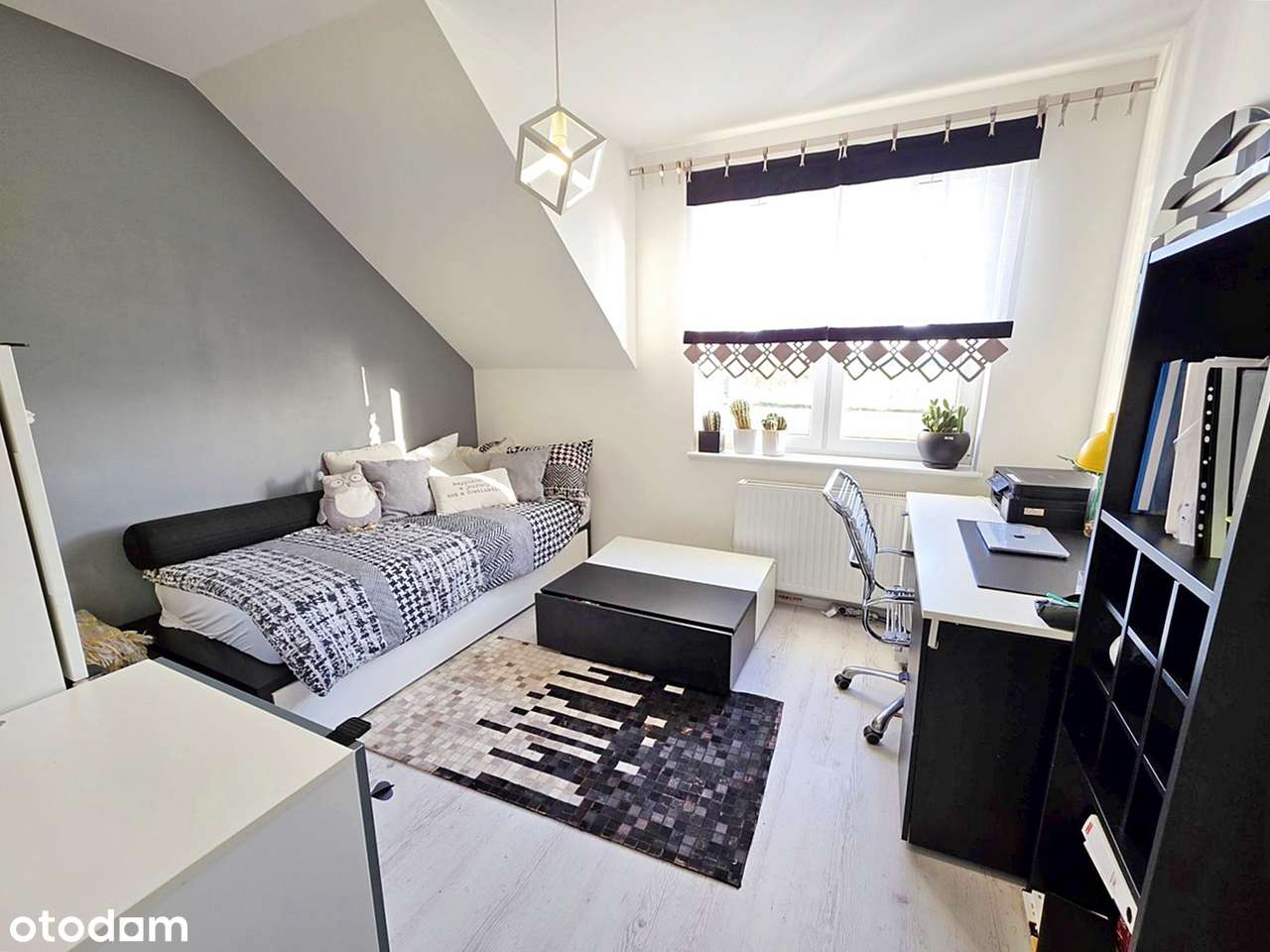 Elegancki, doskonale zaprojektowany dom z 4 sypialniami i garażem-15