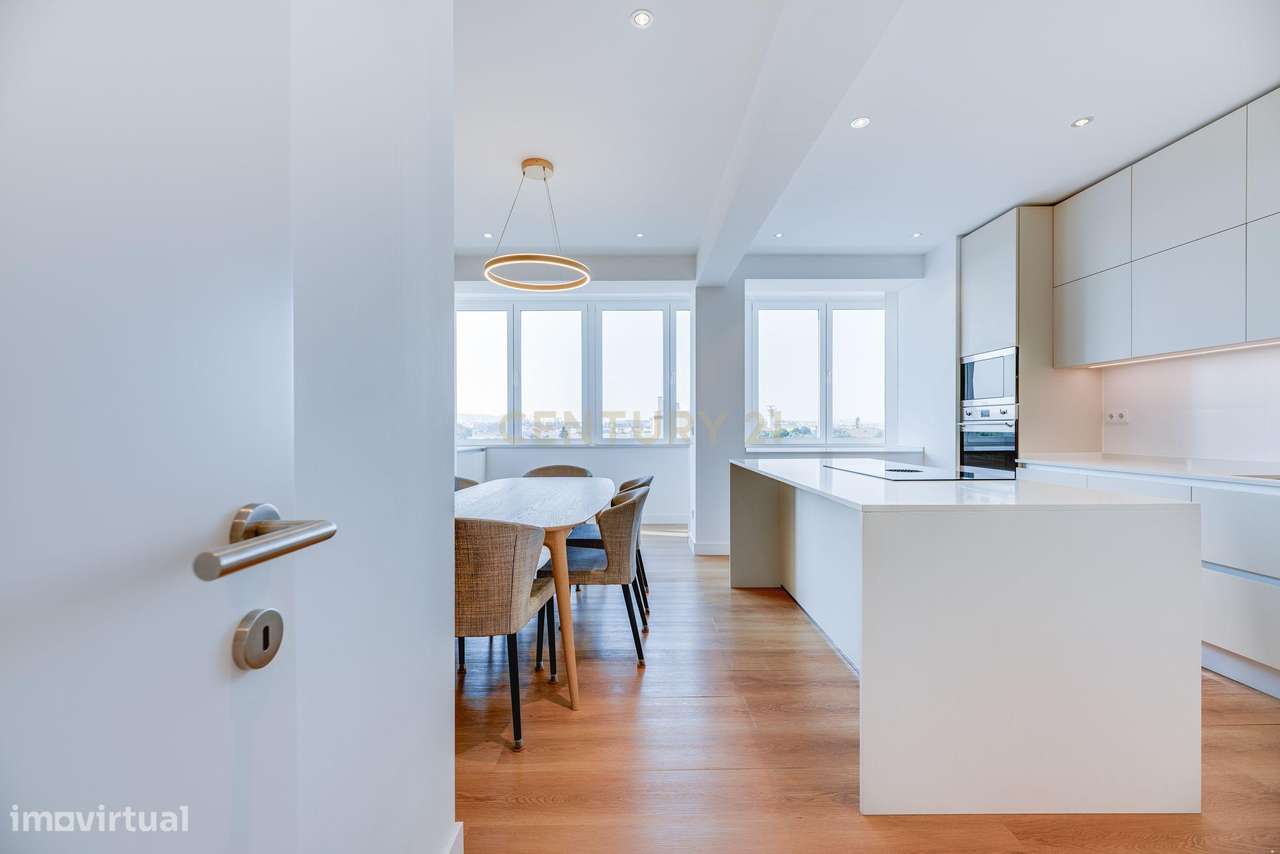 Fantástico T4 Alvalade com varandas, estacionamento e arrecadação-27