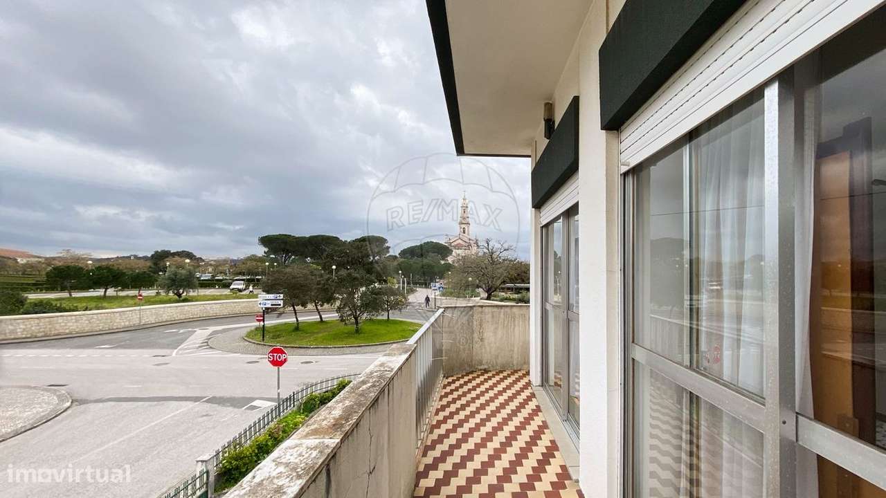 Moradia T17 para venda - Grande imagem: 2/42