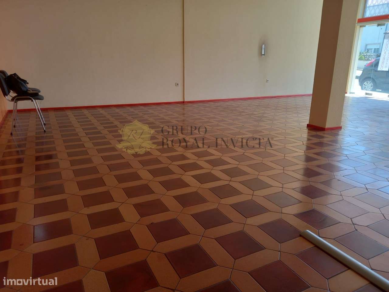 Espaço Comercial com rentabilidade  à Venda junto ás piscinas de Alfen - Grande imagem: 5/20