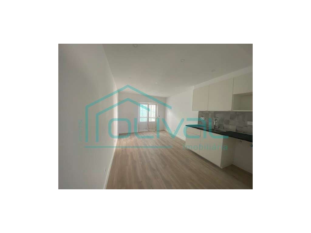 Apartamento t2 à venda na Rua São Francisco Xavier, 10-0