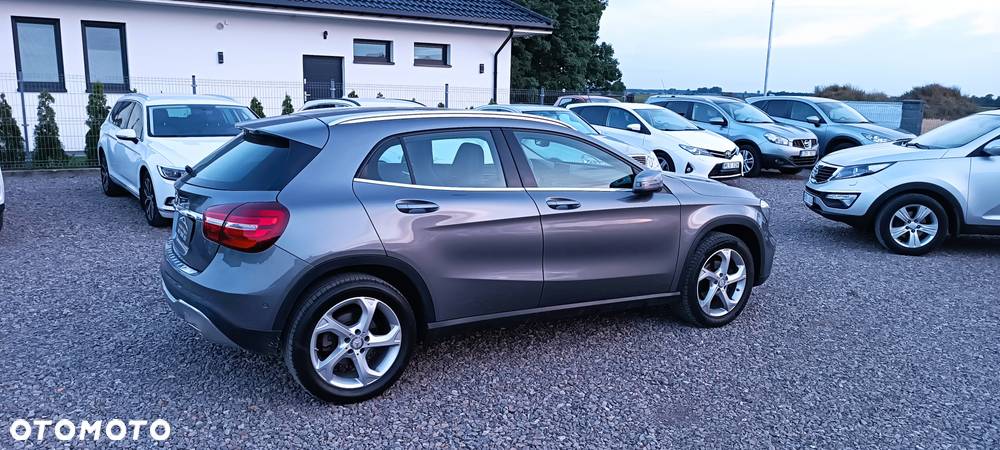 Mercedes-Benz GLA 200 7G-DCT UrbanStyle Edition - 11