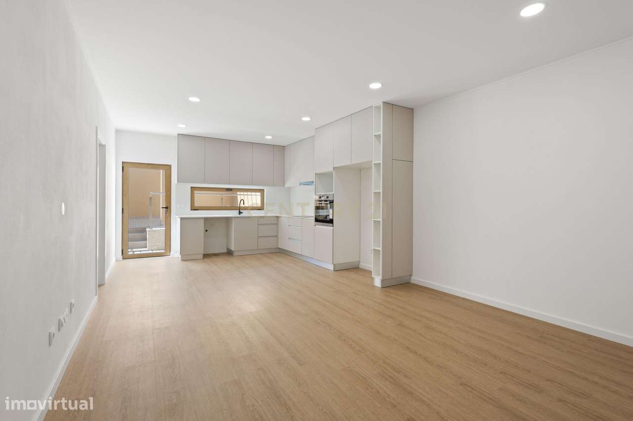 Moradia T3, NOVA - Alcoentre (centro) - Grande imagem: 5/10