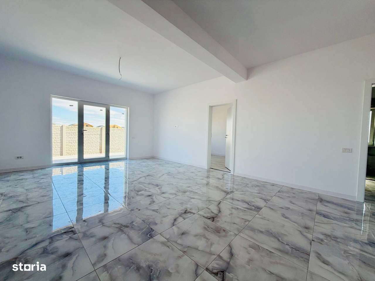 Casa pe parter - Com. Berceni - Str. Miorita - 4 camere - 2 bai - Imagine principală: 4/11