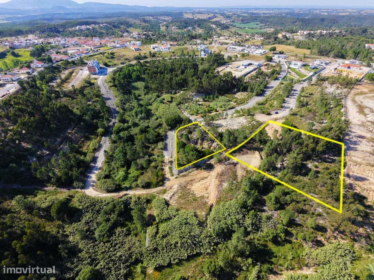 2 Terrenos Urbanos com Vista Panorâmica Ideal para Moradias de Luxo --5