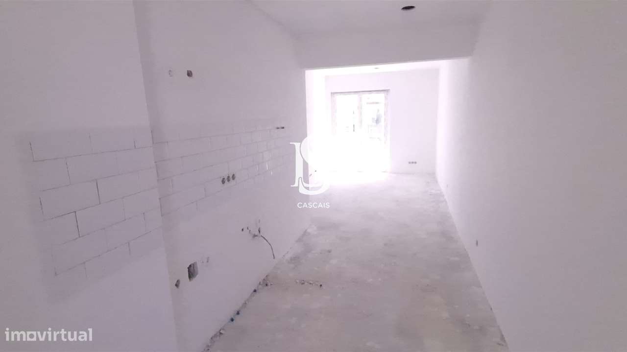 T3 Renovado no Cacém | Design Moderno e Localização Privilegiada-11