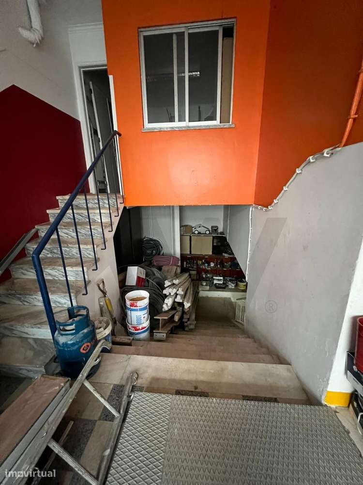 Oportunidade de Investimento: Armazém com 2 pisos Amplos - Grande imagem: 2/12