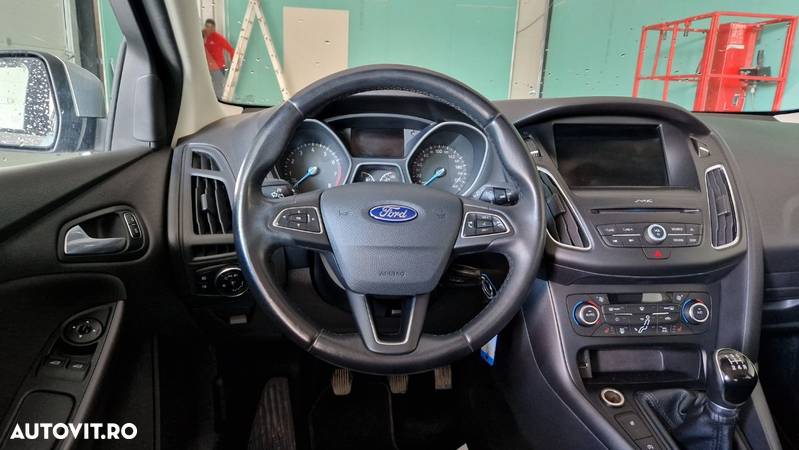 Ford Focus 1.0 EcoBoost Trend - 13