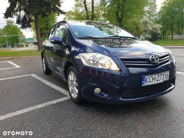 Toyota Auris 1.6 Sol - 1