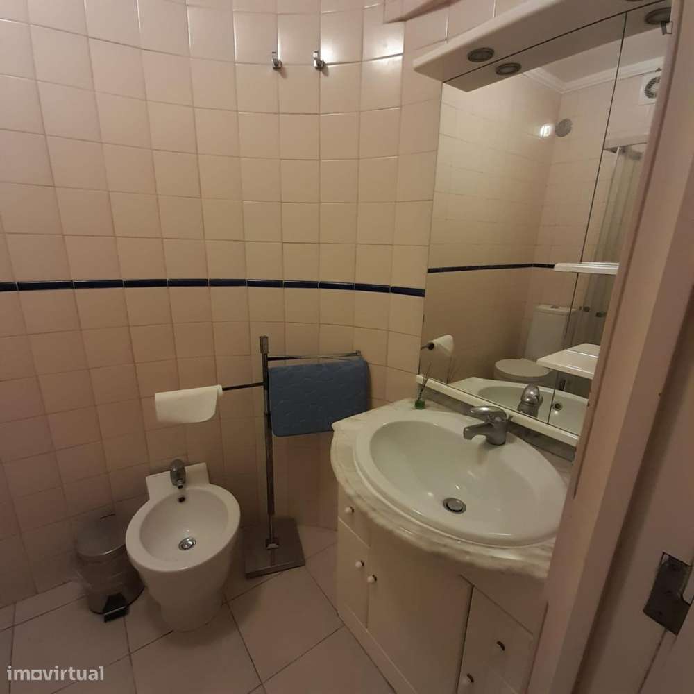 Quarto - localizado em Carnide Lisbon - Grande imagem: 2/18