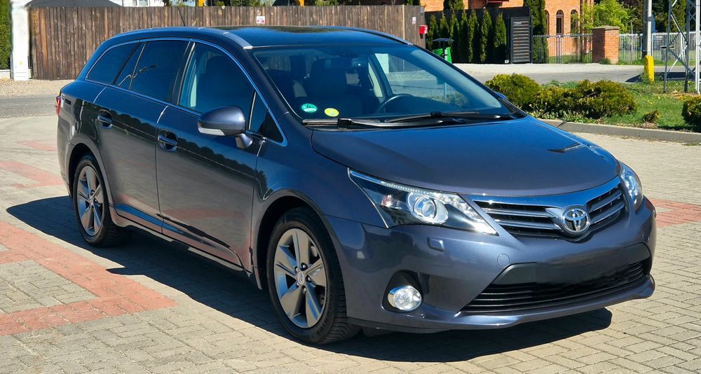 Toyota Avensis III 2.0 D-4D Executive 2014