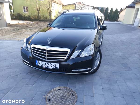 Mercedes-Benz Klasa E 200 CGI BlueEffICIENCY - 11