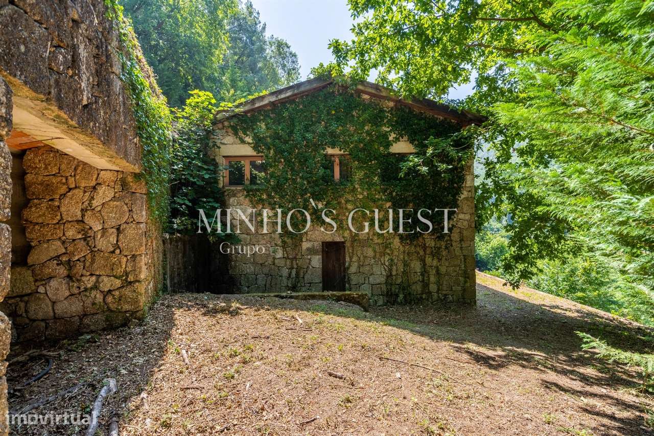 Moradia Rústica V3 (250m2) c/ vista rio - Caniçada, Gerês-10