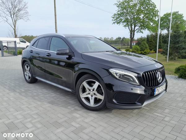 Mercedes-Benz GLA 250 4-Matic - 4