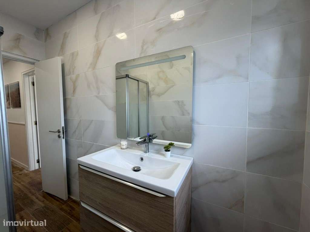 Apartamento T2, Renovado, junto a Vila Chã/Amadora: Oportunidade Ún...-8
