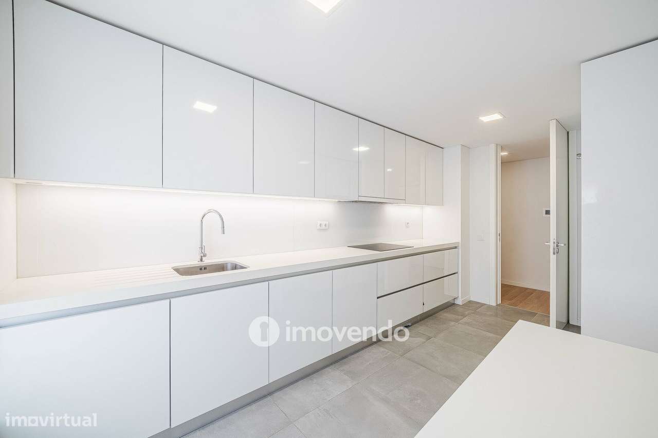 Apartamento T2, com estacionamento e cozinha equipada, na Amadora-13