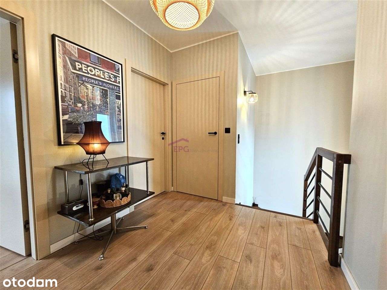 Dom na zamkniętym osiedlu – wyposażenie w cenie!-16