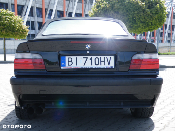 BMW Seria 3 320i Cabriolet - 10