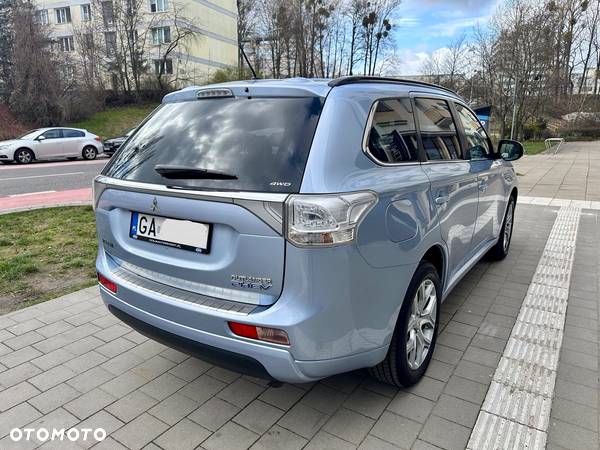 Mitsubishi Outlander PHEV Instyle NAVI + - 6