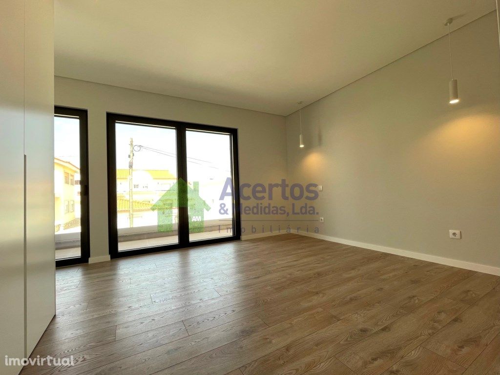 APARTAMENTO T2 | PRAIA DA AREIA BRANCA