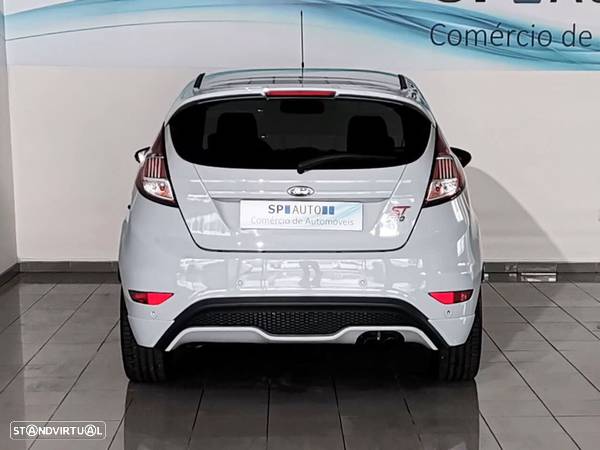 Ford Fiesta - 6