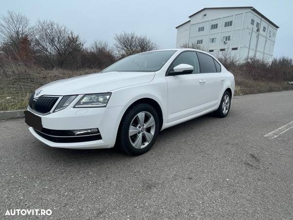 Skoda Octavia 2.0 TDI DSG Style - 1