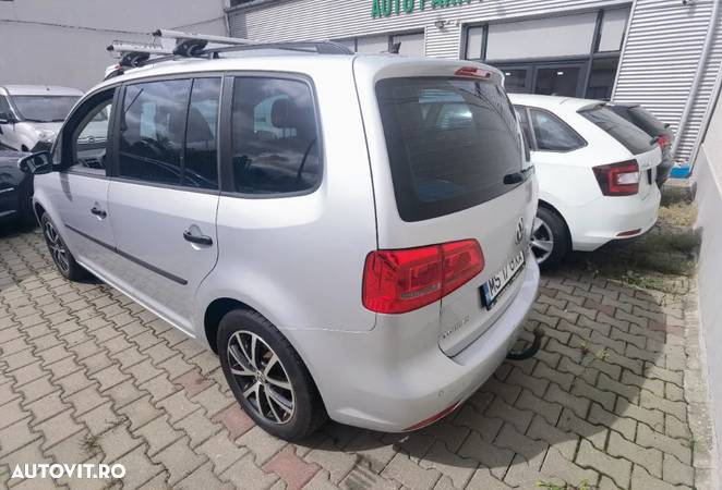 Volkswagen Touran - 5