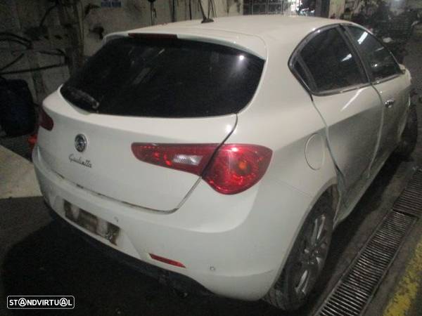 Carro MOT: 940A5000 ALFA ROMEO GIULIETTA 2 FASE 1 2013 2.0JTD 140CV 5P BRANCO DIESEL - 1