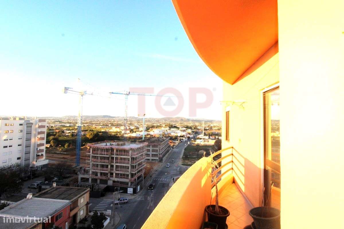 T5 com áreas generosas e localização privilegiada - Grande imagem: 3/36