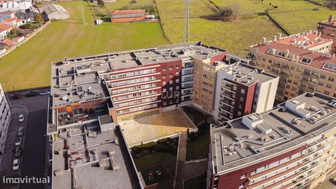 Apartamento T3+1 Duplex com 2 boxes, junto ao Mercadona-15