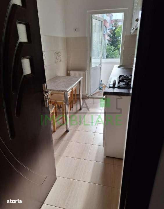 Apartament 3 camere, decomandat, etaj 1 – Zona Tractorul, mobilat si - Imagine principală: 2/8