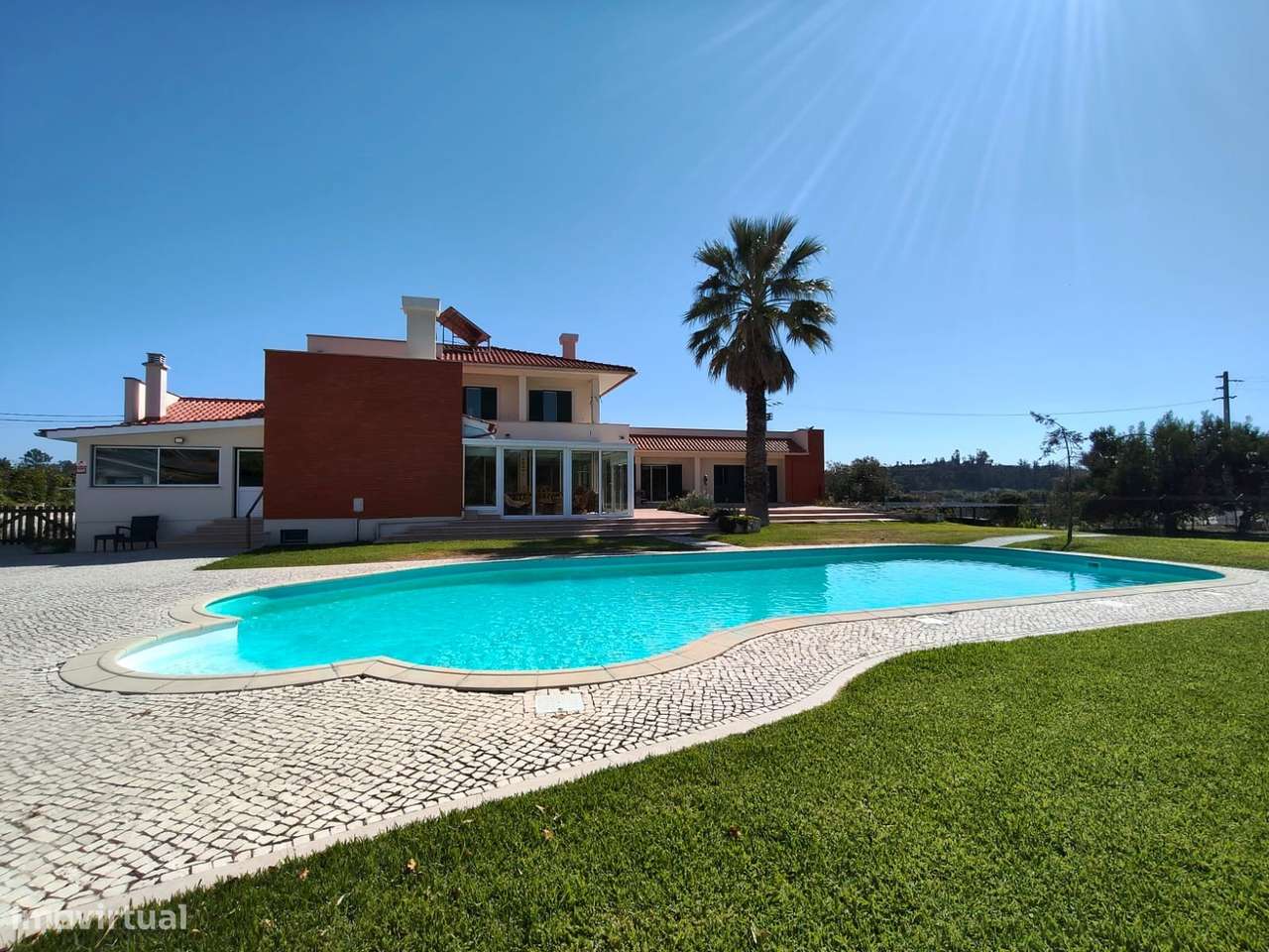 Moradia T5 + 1 / piscina/ terreno / furo / Monte Redondo / Leiria-0
