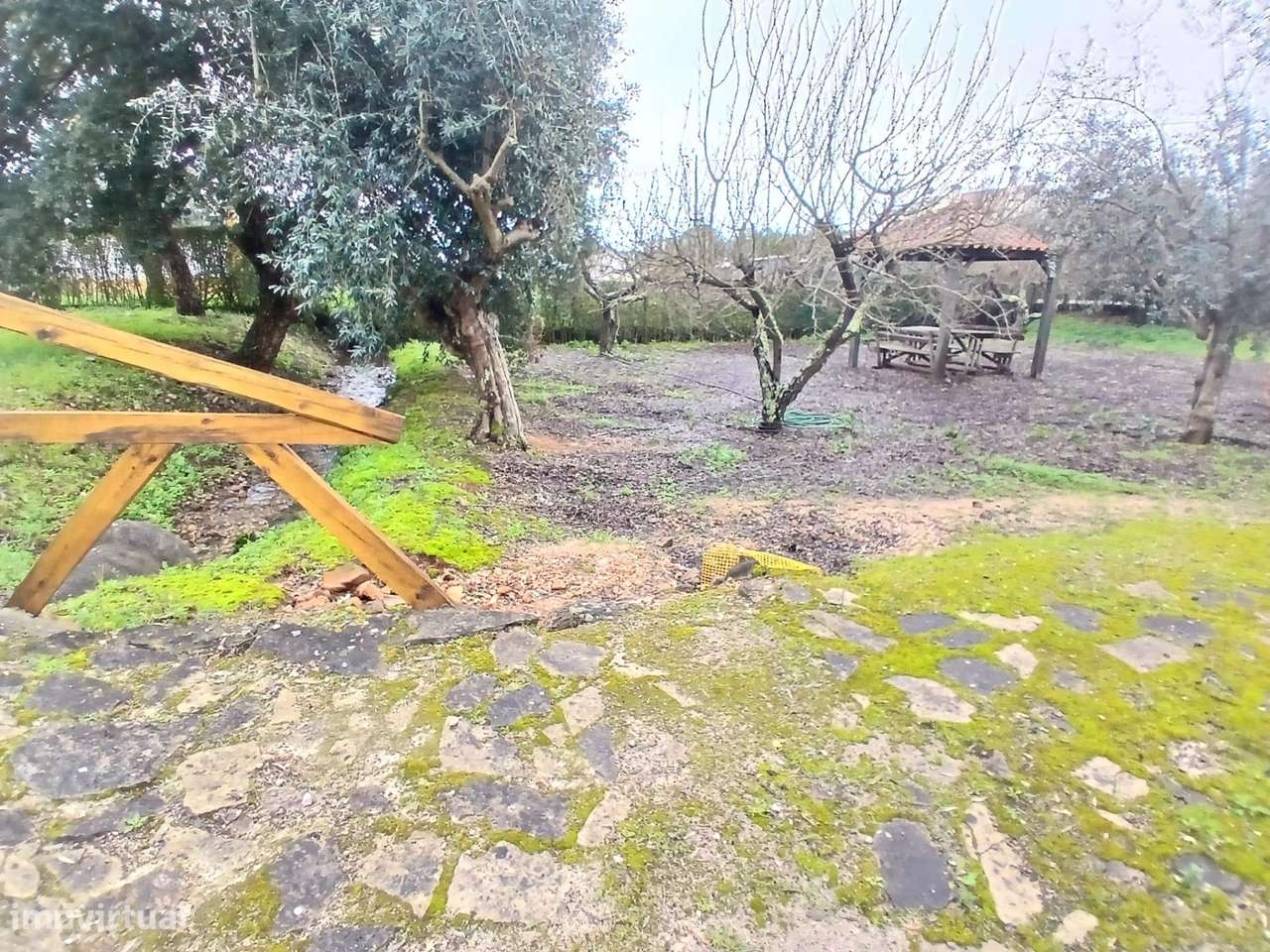 Moradia T4 com Piscina e Terreno Próxima de Constância-21