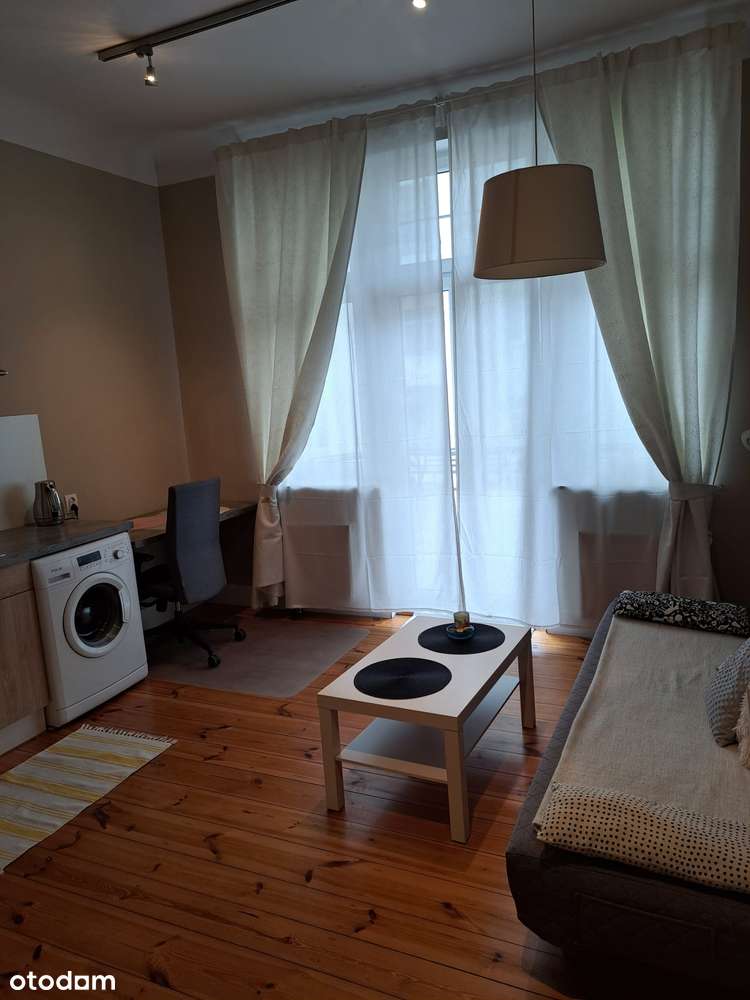 Piękna ciepła kawalerka z balkonem Centrum od zaraz - Pełny obrazek: 2/7