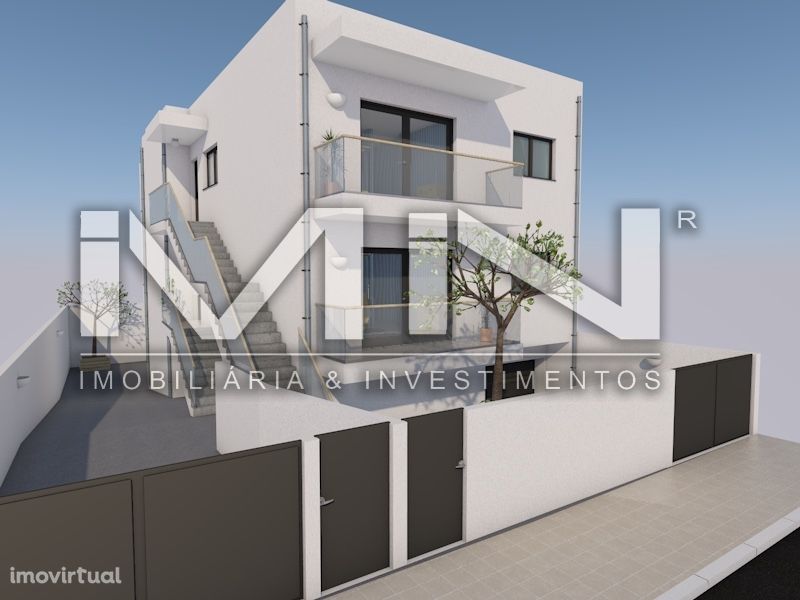 Andar Moradia T3 - Entradas e garagem independentes