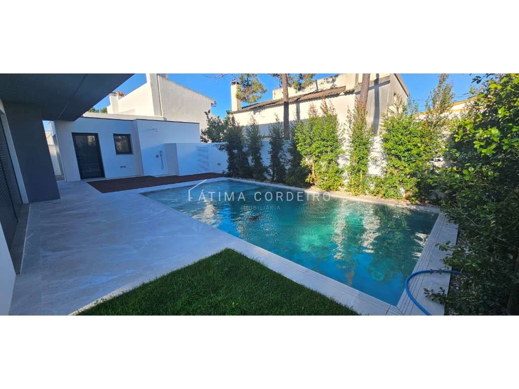 Excelente Moradia T3 Isolada com Piscina e garagem com acabamentos ...-2