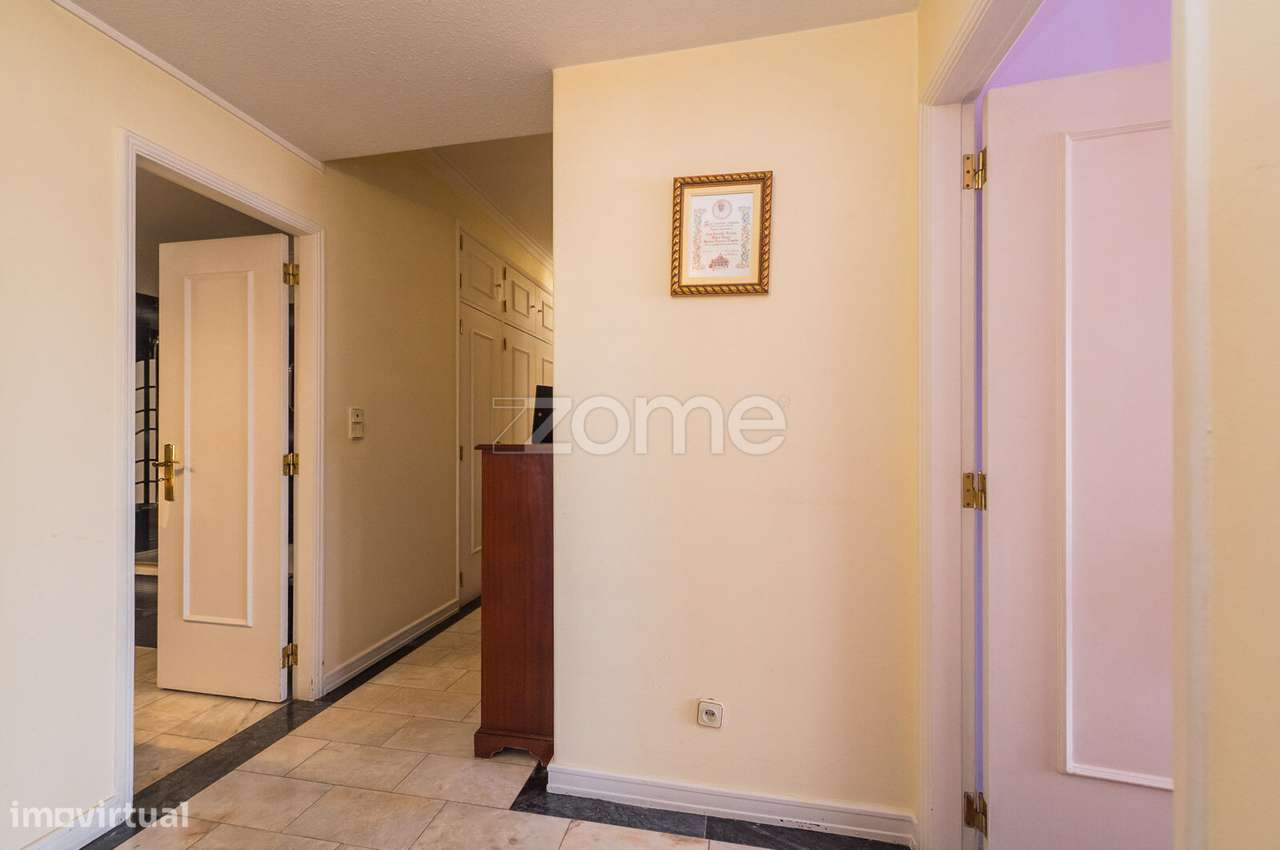 Apartamento T3 de Luxo c/ Vista Panorâmica Exclusiva - Laranjeiras-41