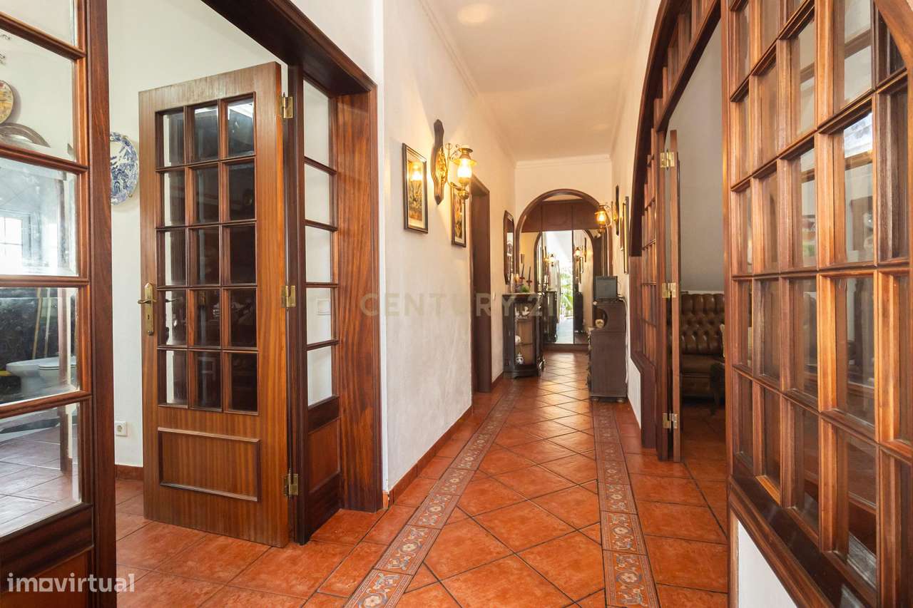 Moradia espaçosa e com potencial para 2 famílias em Palmela, com vista - Grande imagem: 3/60