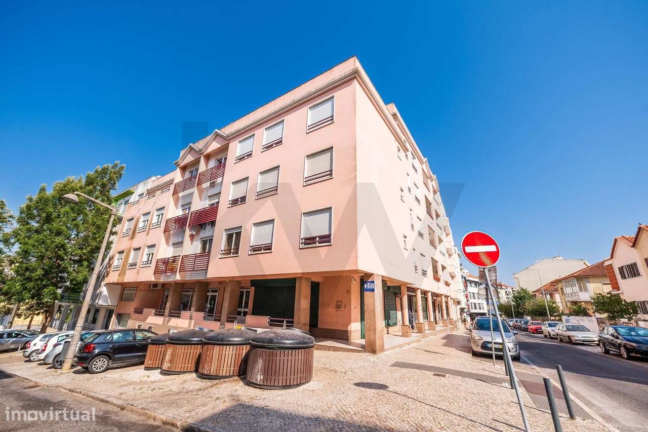 Apartamento T4 totalmente remodelado em Mem Martins, Sintra | Estacion-35